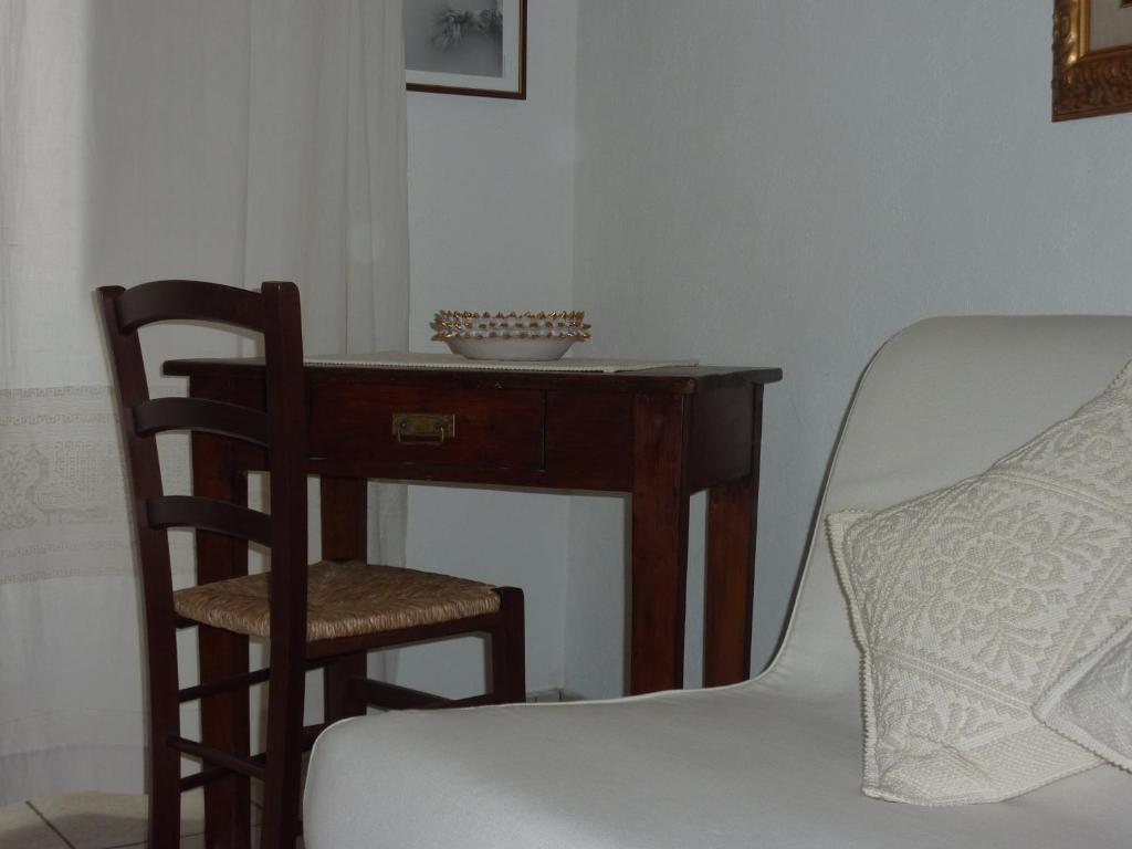 L'Arco Cagliari Bed and Breakfast Værelse billede
