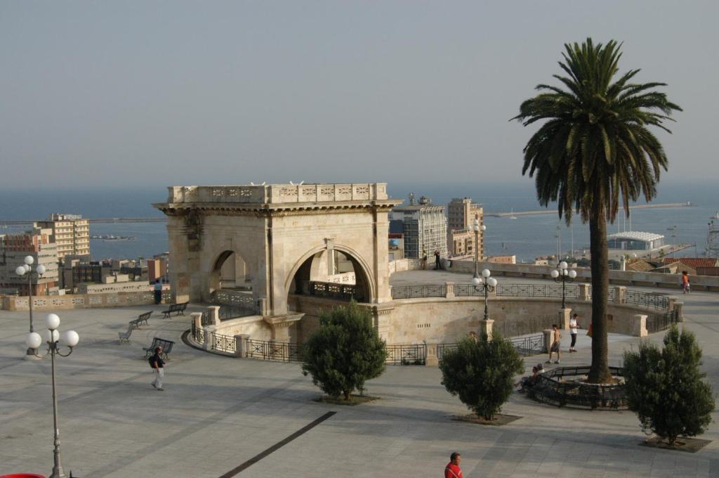L'Arco Cagliari Bed and Breakfast Eksteriør billede